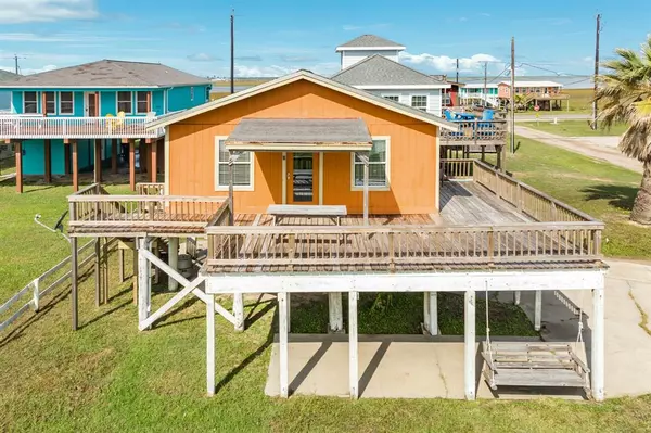 127 Beachcomber AVE, Surfside Beach, TX 77541