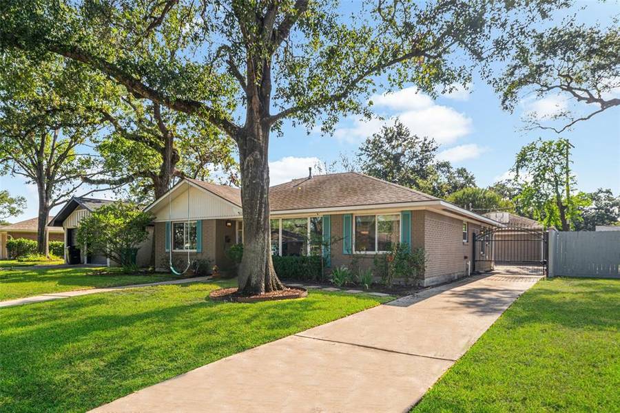 2227 Latexo DR, Houston, TX 77018