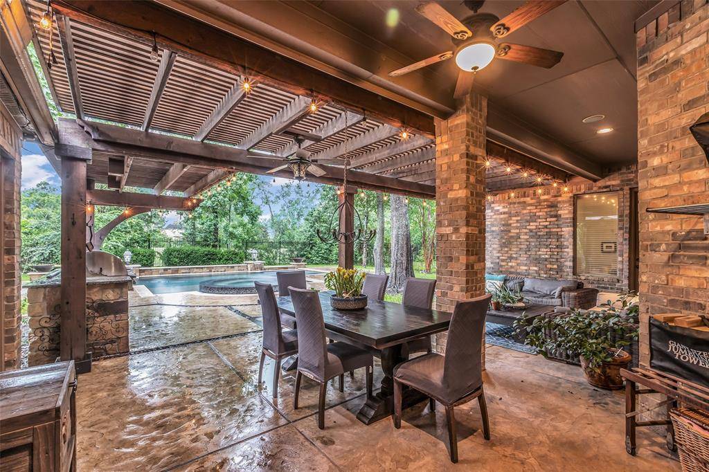 The Woodlands, TX 77382,71 Player Oaks PL