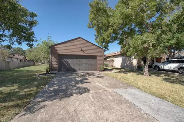 La Porte, TX 77571,1422 Beech Cove ST