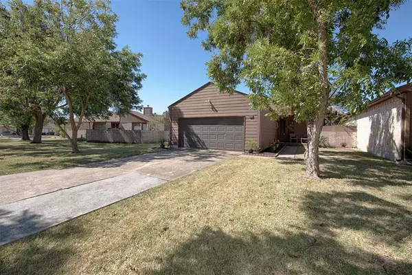 La Porte, TX 77571,1422 Beech Cove ST