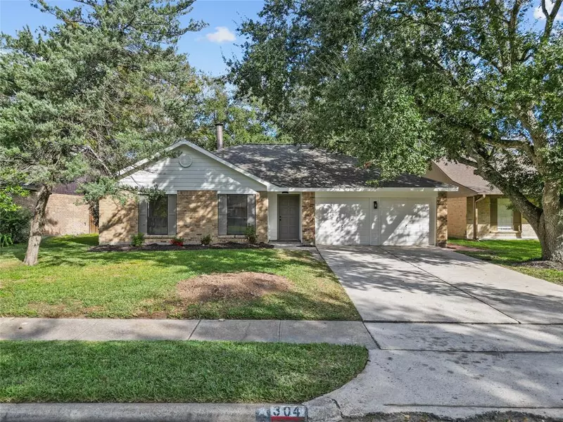 304 Foxtail CT, League City, TX 77573