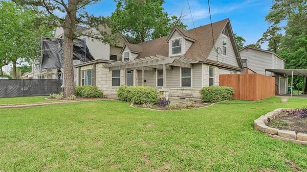 1005 Fairbanks ST, Houston, TX 77009