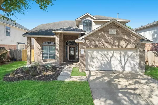 10013 Hidden Falls DR, Pearland, TX 77584