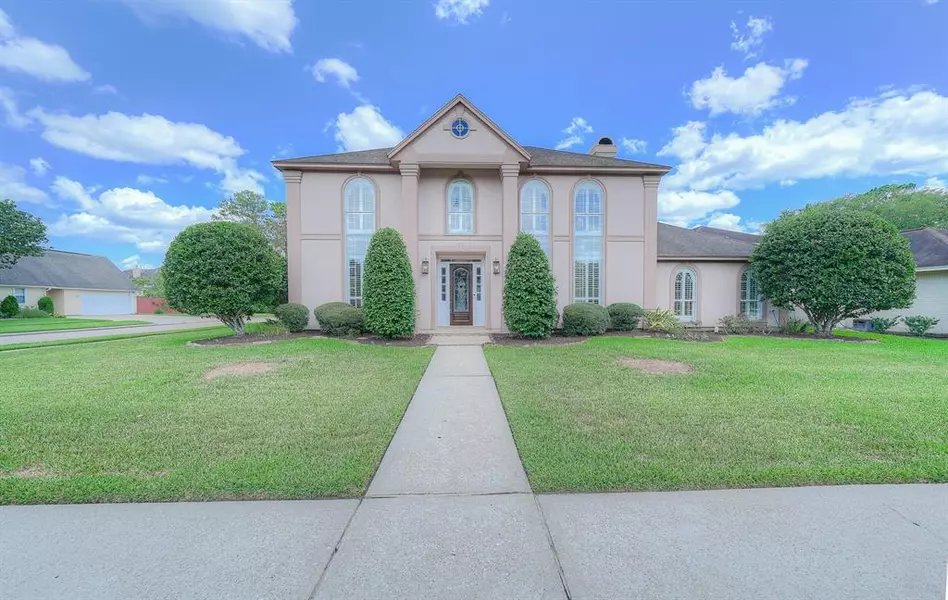 2401 Green Tee DR, Pearland, TX 77581