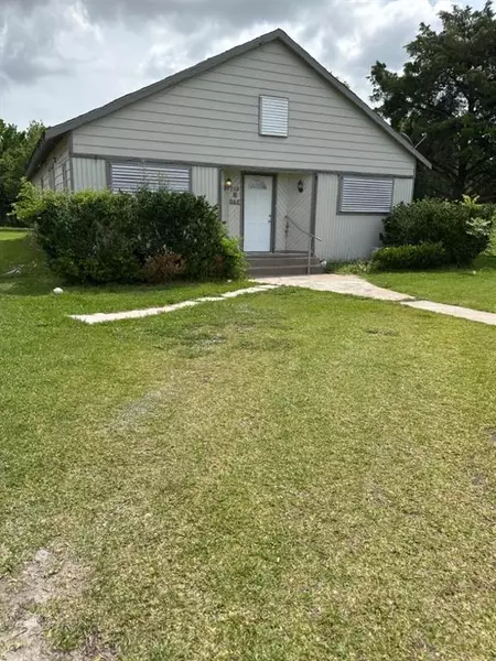 718 N Oak ST, Texas City, TX 77591