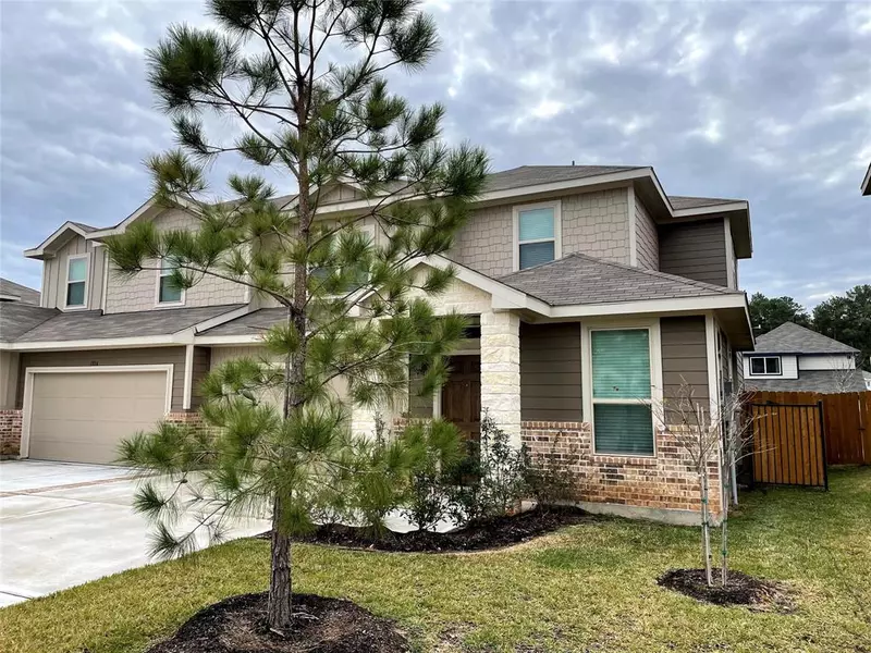 105 Wickersham #B, Conroe, TX 77304