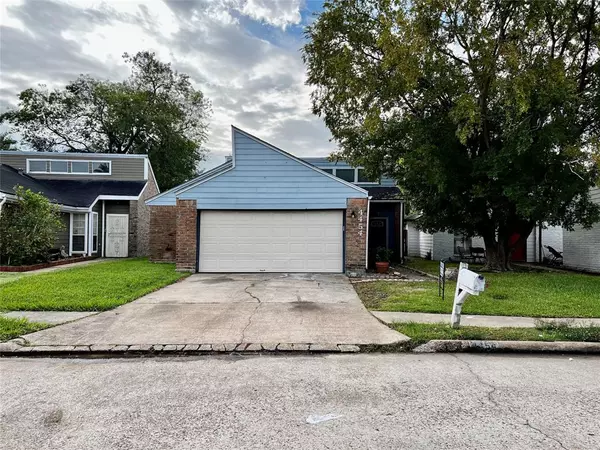 4454 Yupon Ridge DR, Houston, TX 77072