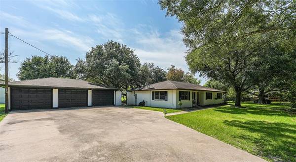 5103 County Road 138c, Alvin, TX 77511