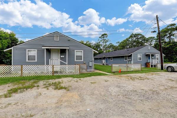 2322 Central ST, Dickinson, TX 77539