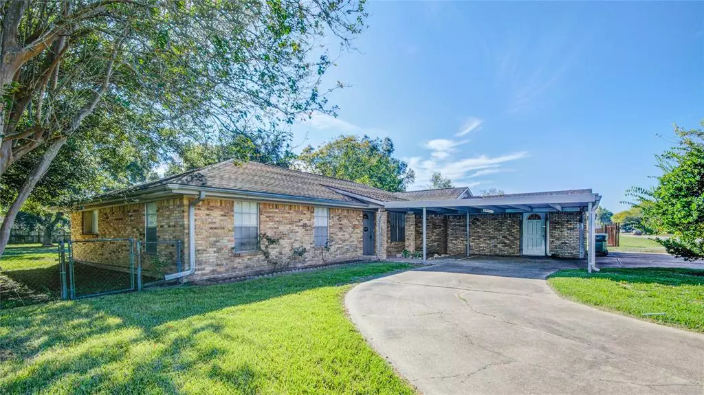 4810 Comal ST, Pearland, TX 77581