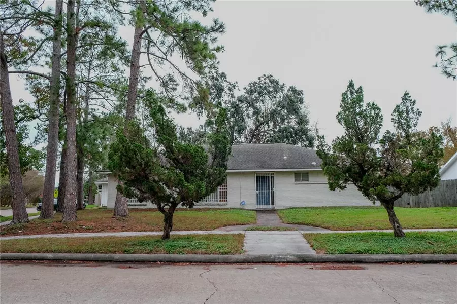 8303 Edgemoor, Houston, TX 77036