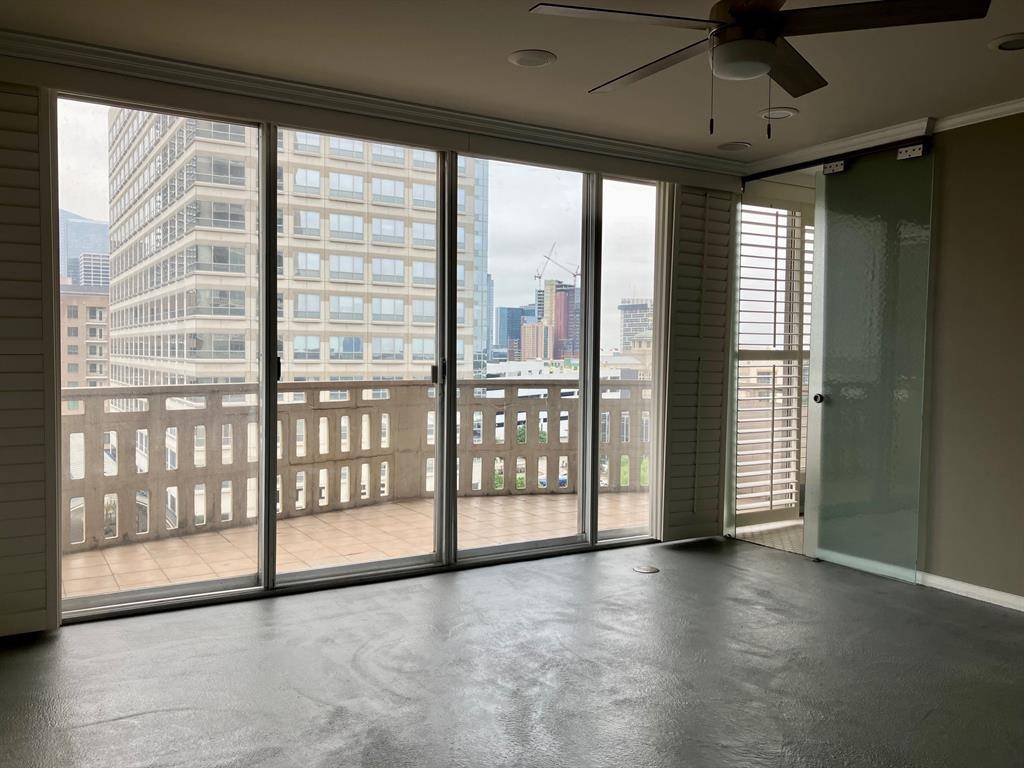 2016 Main ST #811, Houston, TX 77002