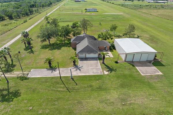 200 Eagle RD, Brazoria, TX 77422