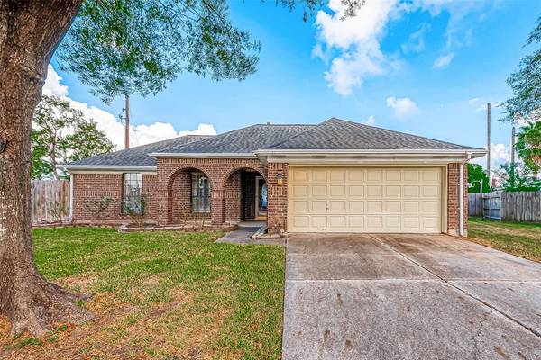 155 E Forest LN, Houston, TX 77015