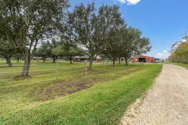 Rosharon, TX 77583,2711 County Road 62