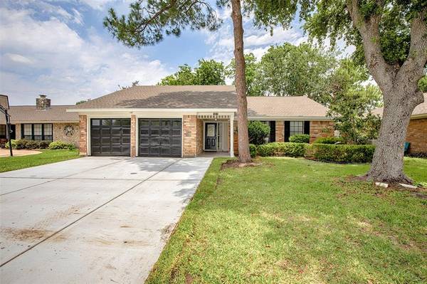 10619 Sagebluff DR, Houston, TX 77089