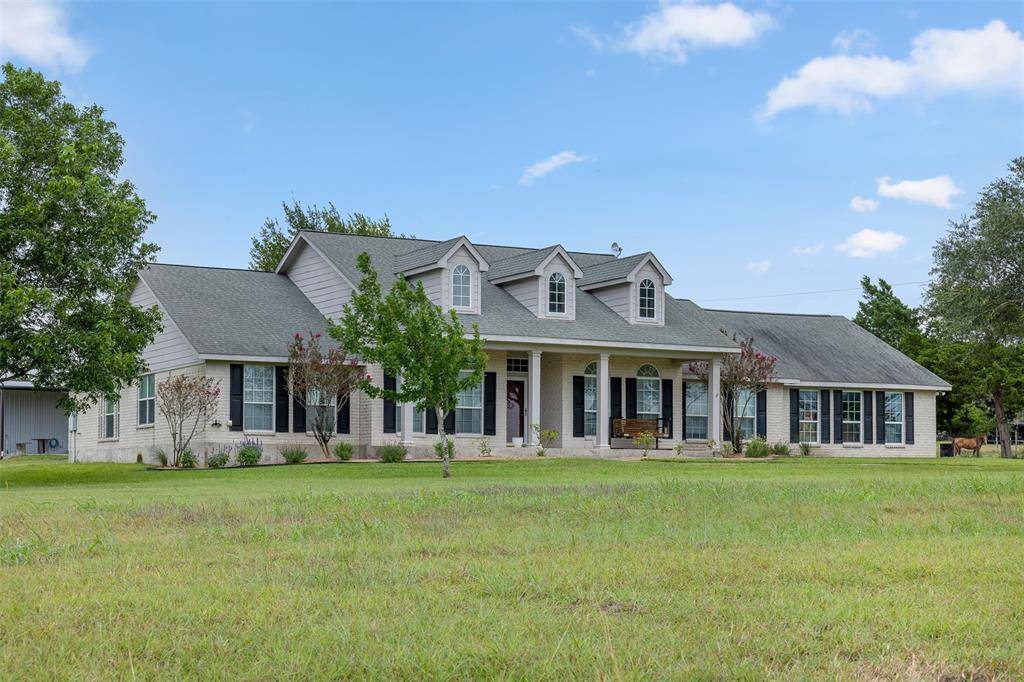 775 Century Farms RD, Burton, TX 77835
