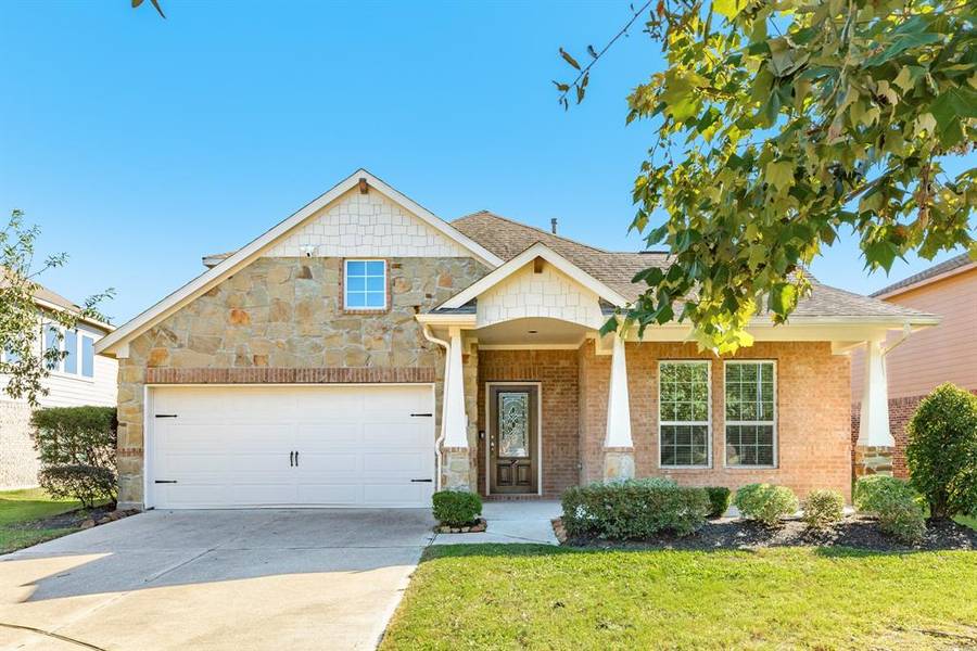 107 Long Meadow CT, Clute, TX 77531