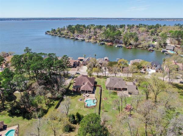 12381 Lake Vista DR, Willis, TX 77318