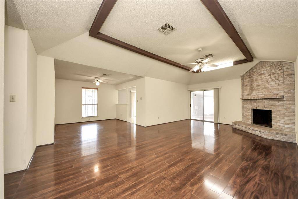 6643 Briar Glade DR, Houston, TX 77072