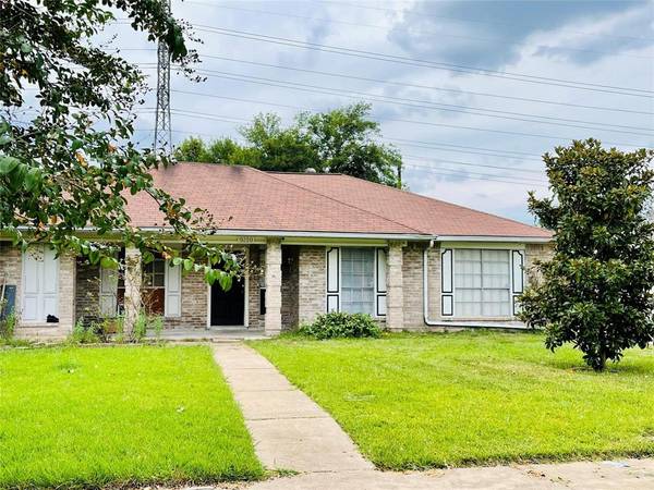 9210 Benthos DR, Houston, TX 77083