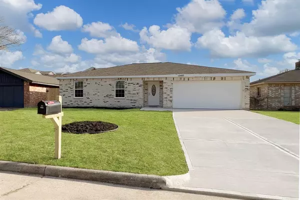 12410 Drifting Winds DR, Houston, TX 77044