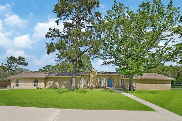 3506 Tompkins DR, Baytown, TX 77521