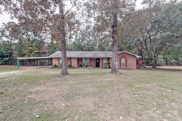 8726 Massey Lake RD, Silsbee, TX 77656