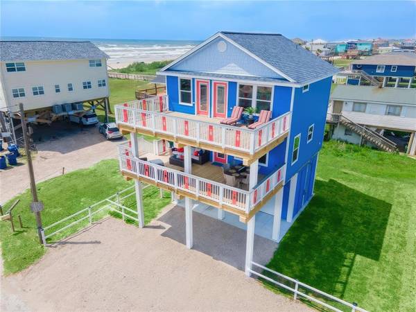 103 Spoonbill PL, Surfside Beach, TX 77541