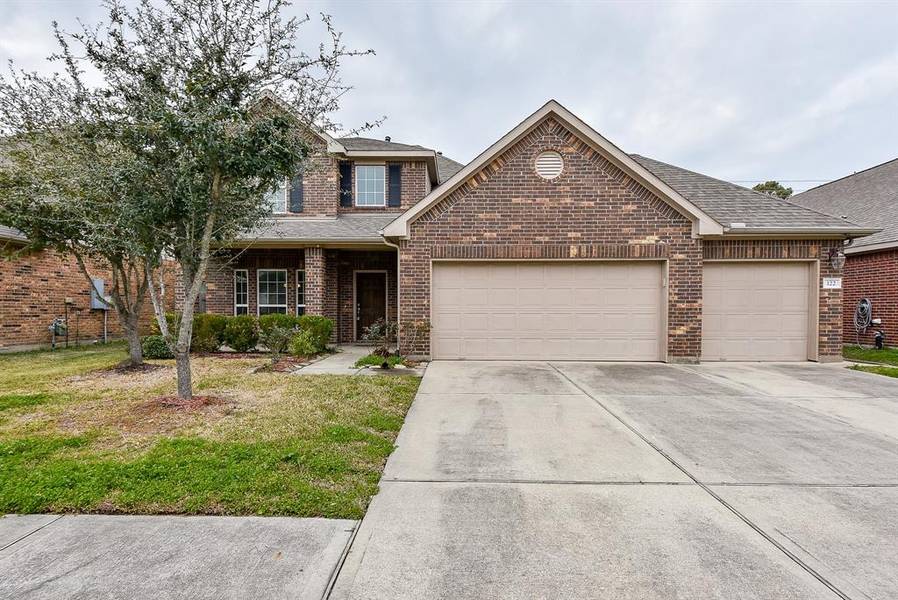 122 Persimmon DR, Baytown, TX 77520