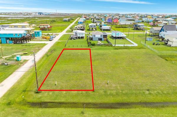 532 Thunder RD, Surfside Beach, TX 77541