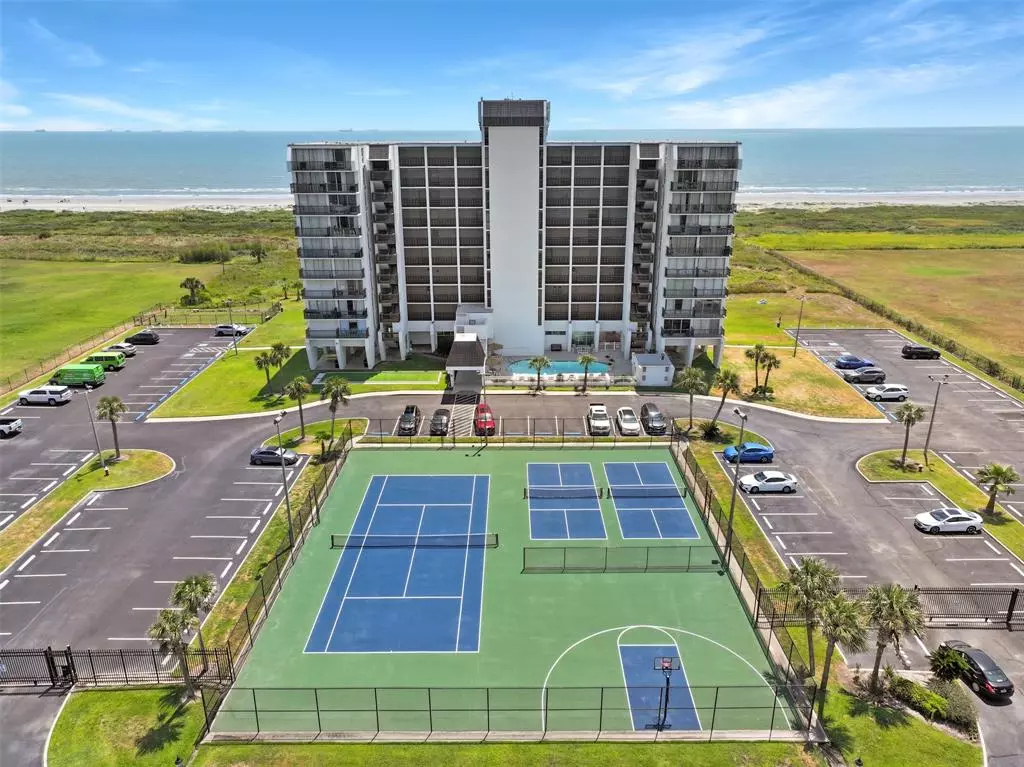 Galveston, TX 77550,415 E Beach DR #405