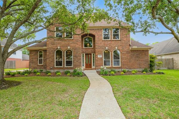 514 Lakeside LN, Friendswood, TX 77546