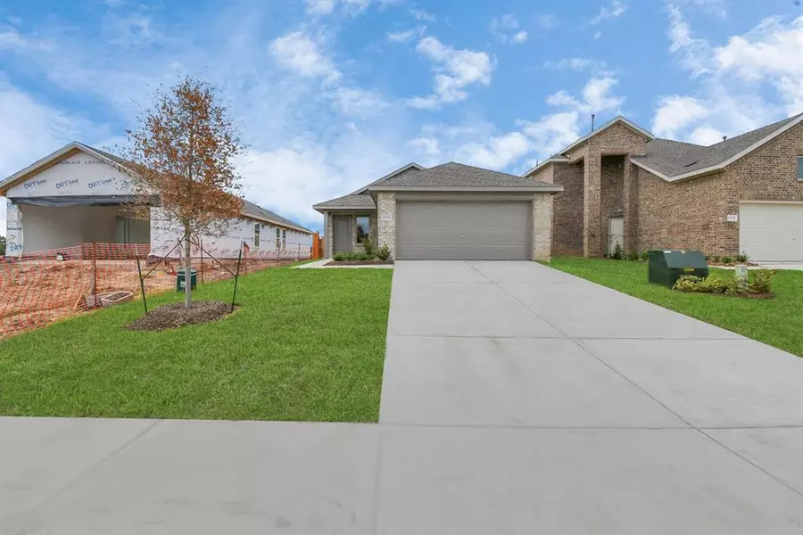 1538 Windrose Bend, Angleton, TX 77515