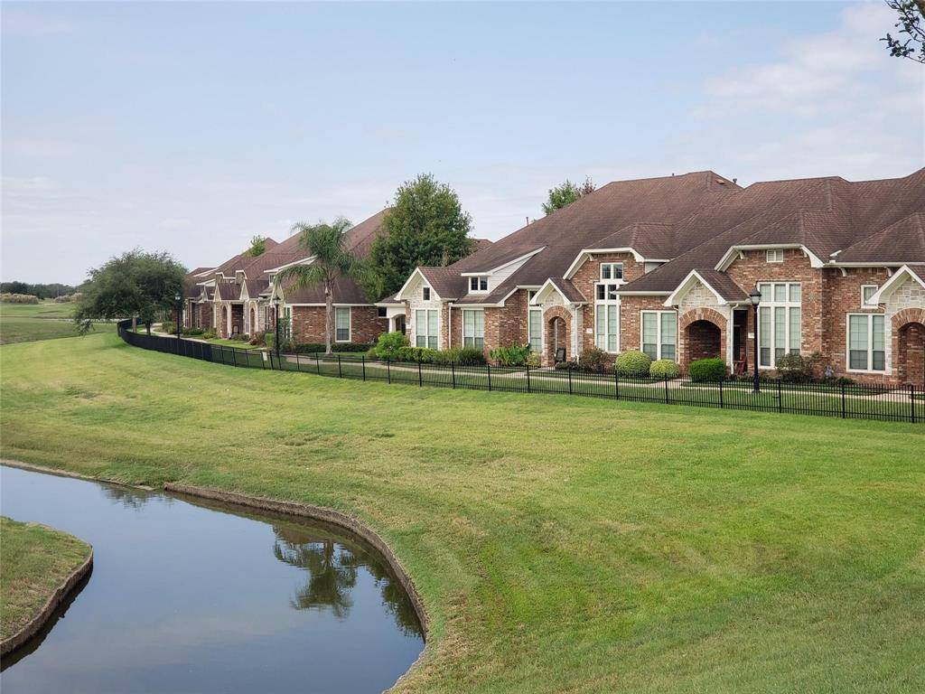 3326 Spring Landing LN, Pearland, TX 77584