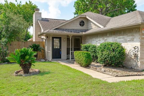 3915 Pintan LN, Houston, TX 77014