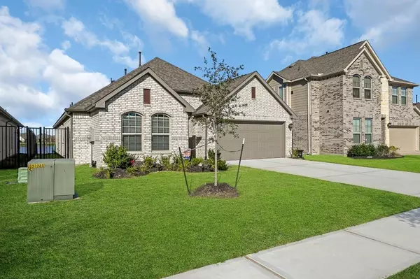 2703 Arbor Edge Xing, La Marque, TX 77568