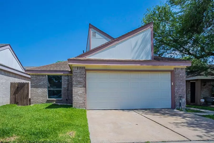 12816 Village Gate DR, Houston, TX 77082