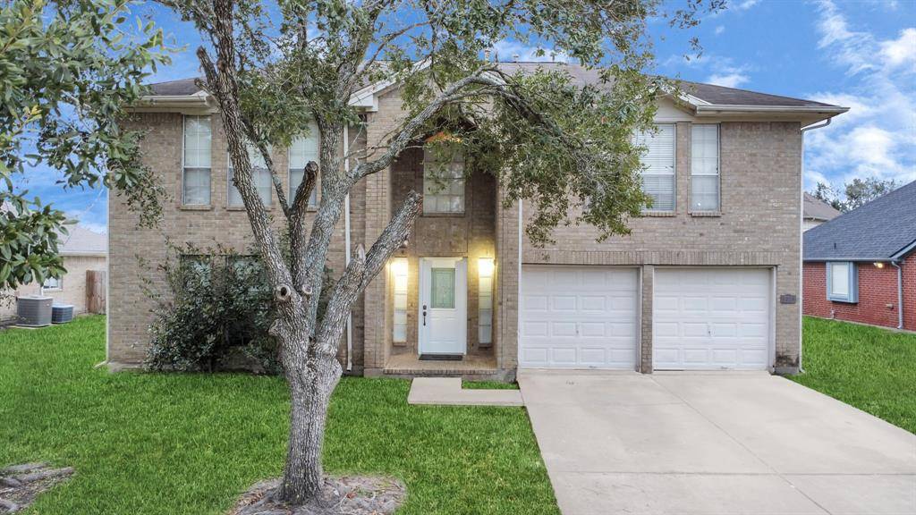 1918 North Thunderwood Circle, Fresno, TX 77545