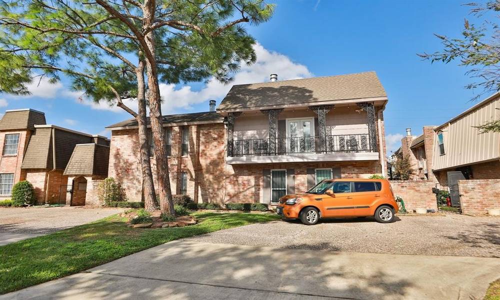 5528 BeverlyHill ST #3, Houston, TX 77056