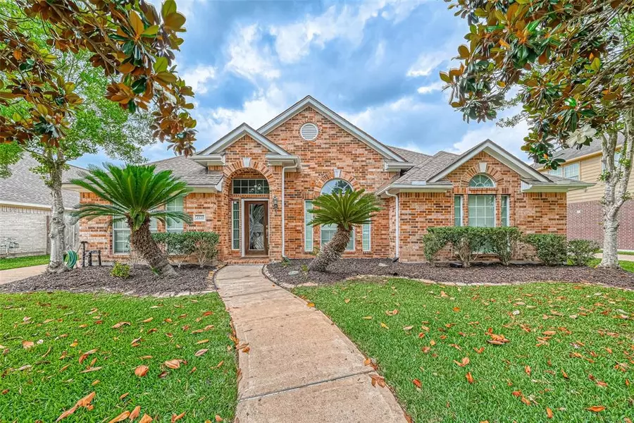 2334 N Lake Front DR, League City, TX 77573