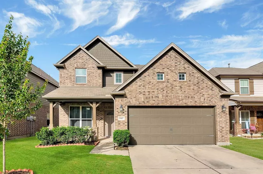 19107 Woodland Leaf LN, Tomball, TX 77375