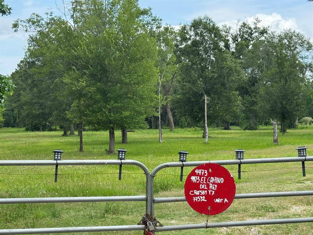 4473 Lord RD, Crosby, TX 77532