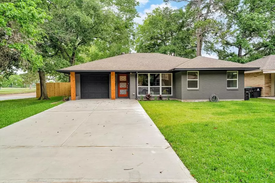 2218 Nina Lee LN, Houston, TX 77018