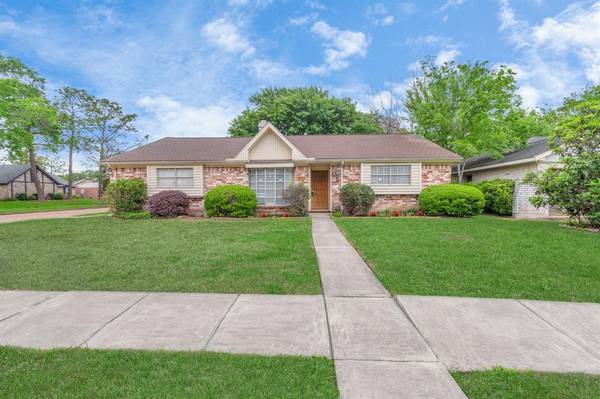 13826 Ella Lee LN, Houston, TX 77077