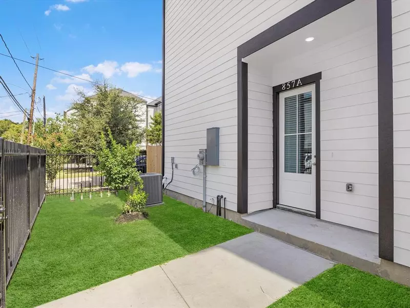 861 Fisher #G, Houston, TX 77018