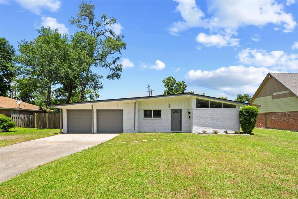 127 E Thornton RD, Houston, TX 77022