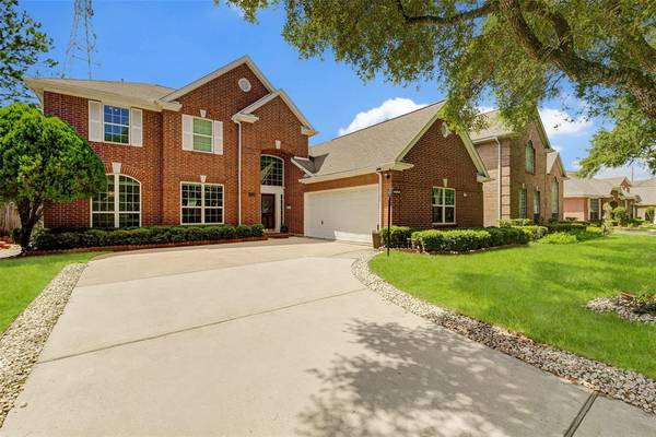 2358 Plantation Bend DR, Sugar Land, TX 77478