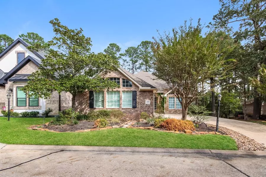 222 Creekwood E, Montgomery, TX 77356